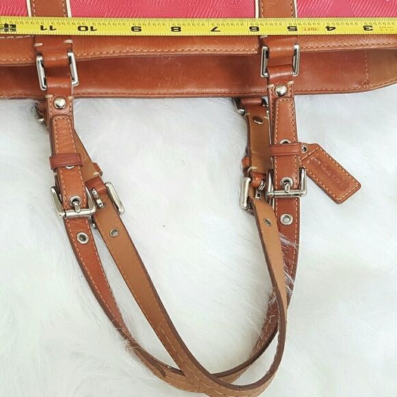 Coach tote bag ❄price drop❄ - Picture 4 of 14